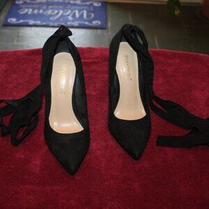 ShoeDazzle Suede Ladies Black Pumps